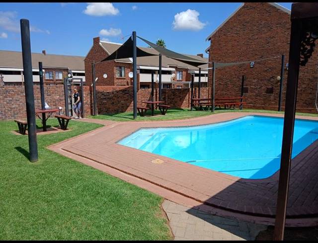 3 BEDROOM APARTMENT FOR SALE IN LANGENHOVENPARK